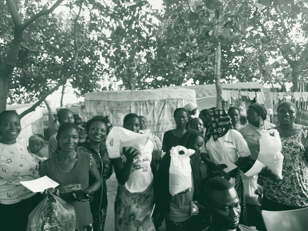 Photograph from a Fisho Initiative feeding outreach.