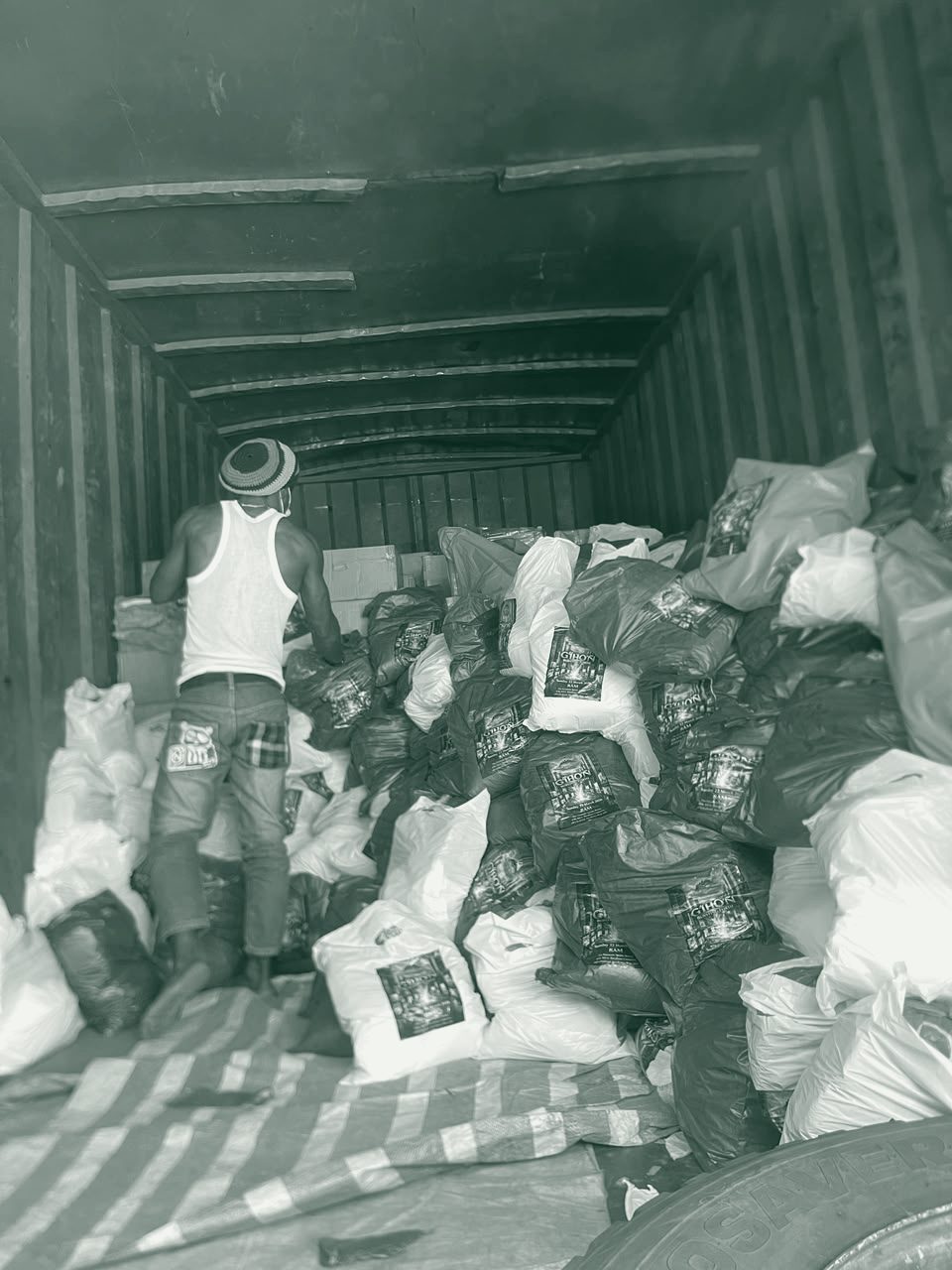 Photograph from a Fisho Initiative feeding outreach.