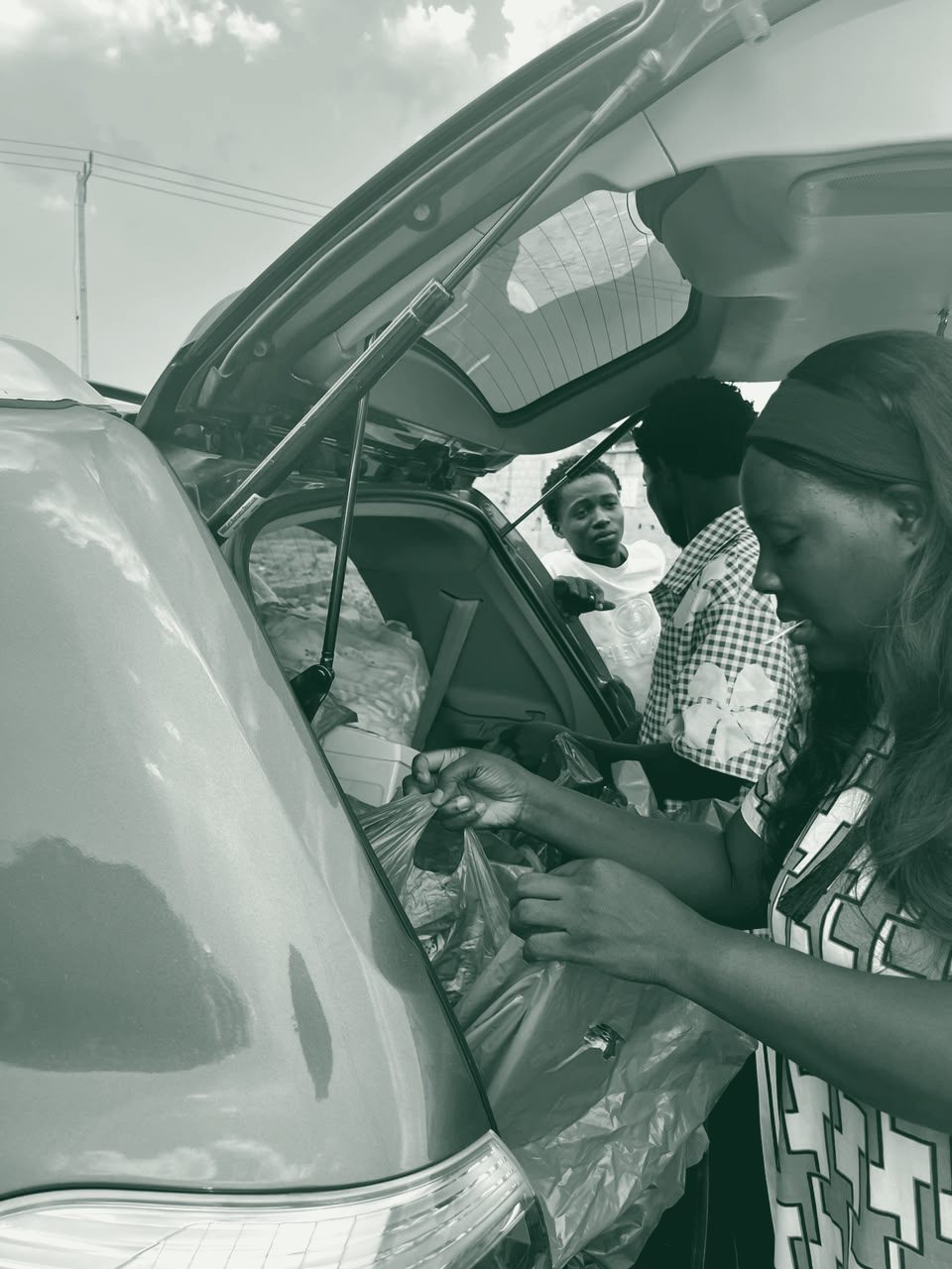 Photograph from a Fisho Initiative feeding outreach.